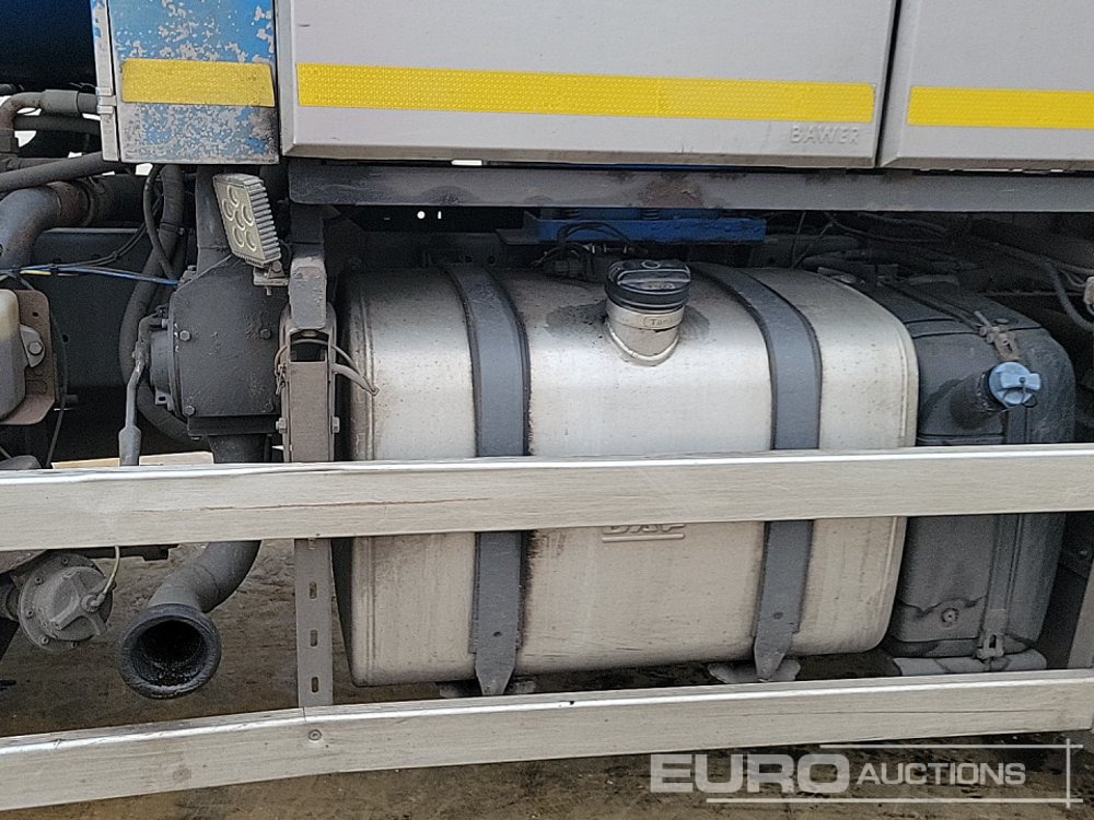 Tartályos teherautó 2019 DAF CF410: 33 kép.