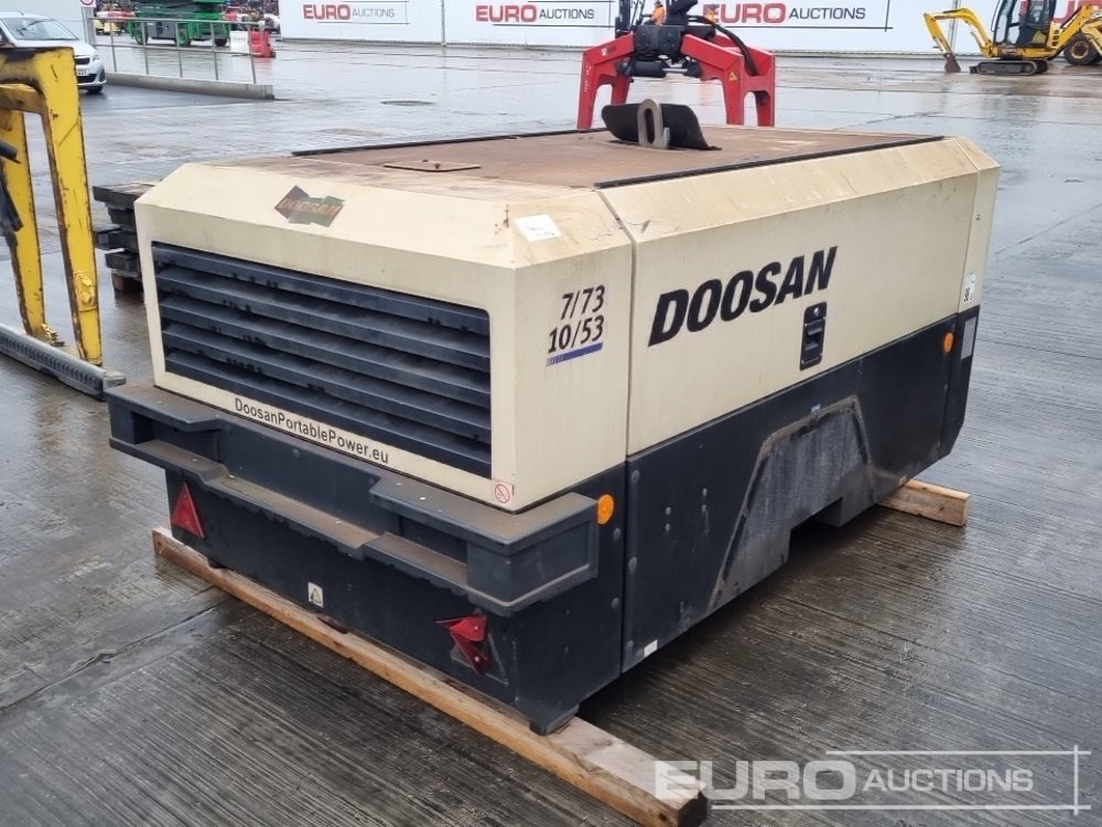 2019 Doosan 7/73-10/53 250CFM - Légkompresszor: 5 kép. 2019 Doosan 7/73-10/53 250CFM - Légkompresszor: 5 kép.