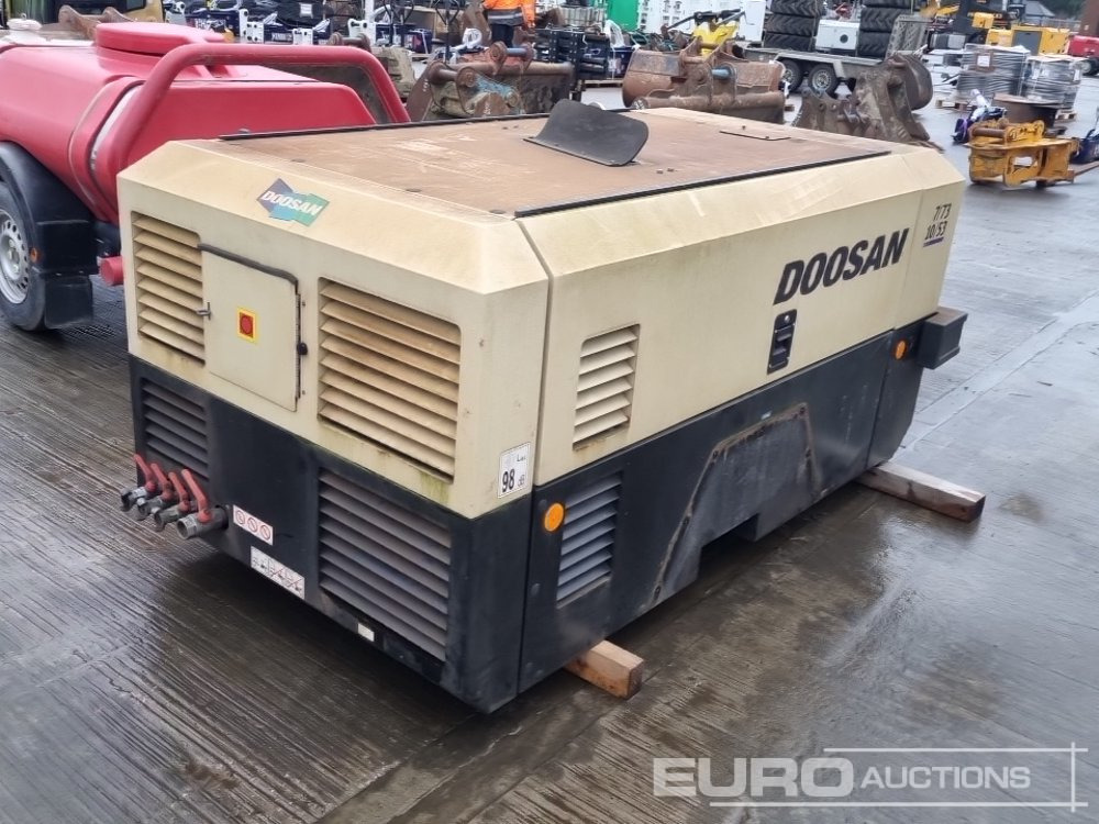 2019 Doosan 7/73-10/53 250CFM - Légkompresszor: 1 kép. 2019 Doosan 7/73-10/53 250CFM - Légkompresszor: 1 kép.