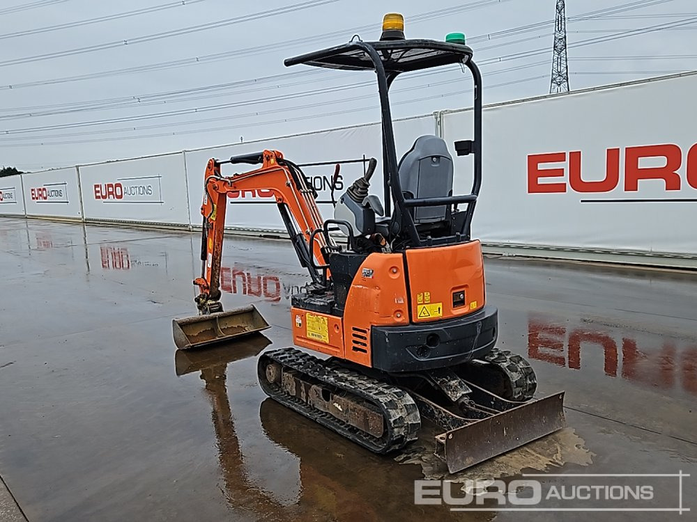 2019 Hitachi ZX19U-5A YR - Minikotró: 3 kép. 2019 Hitachi ZX19U-5A YR - Minikotró: 3 kép.