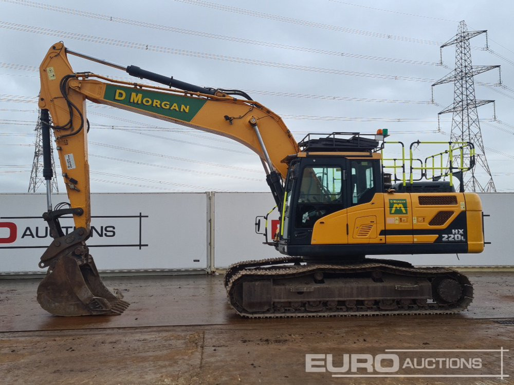 2019 Hyundai HX220L - Lánctalpas kotró: 2 kép. 2019 Hyundai HX220L - Lánctalpas kotró: 2 kép.