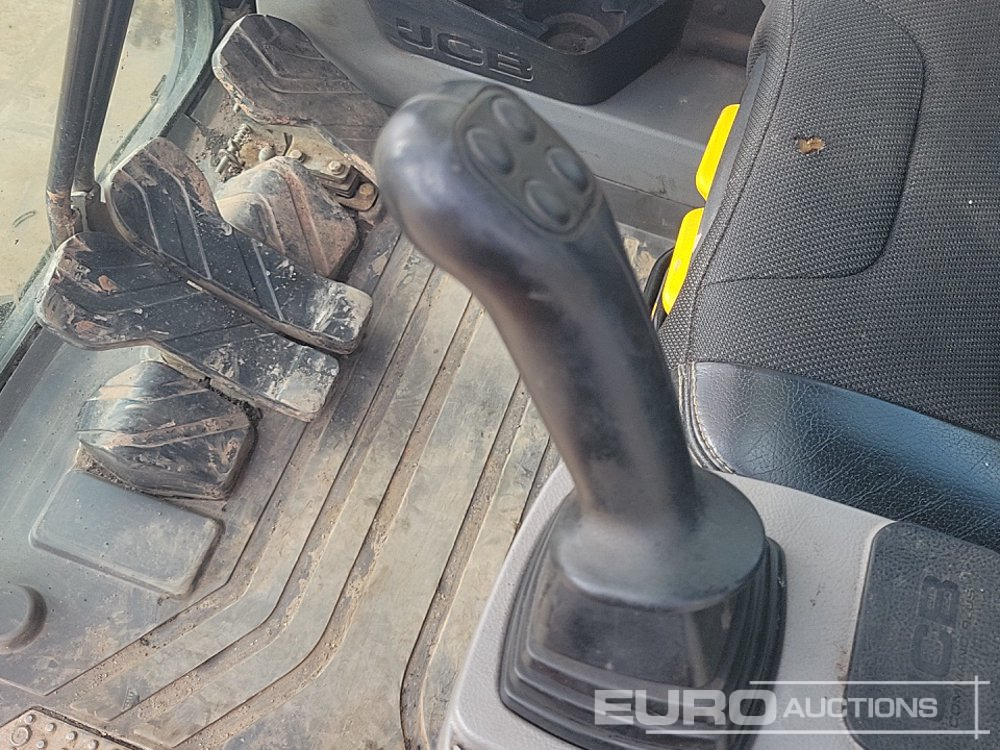 Lánctalpas kotró 2019 JCB 220XL: 43 kép.