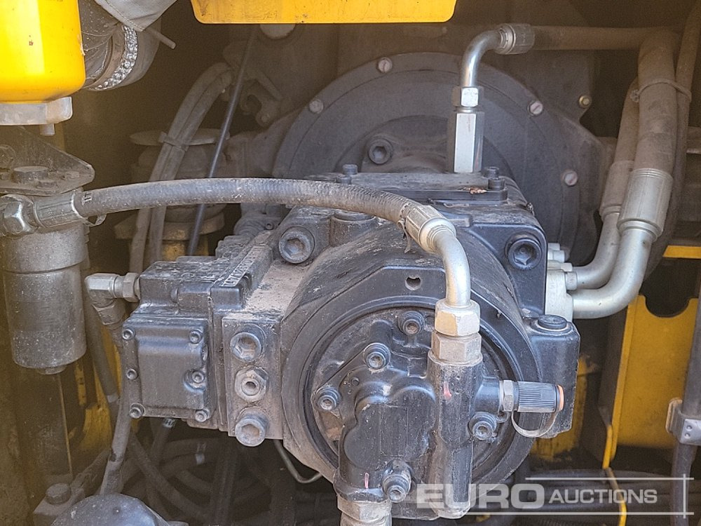 Lánctalpas kotró 2019 JCB 220XL: 27 kép.