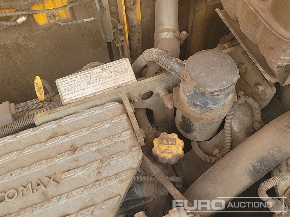 Lánctalpas kotró 2019 JCB 220XL: 35 kép.