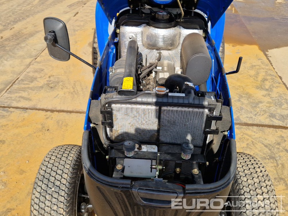 Kistraktor 2019 New Holland Boomer 25: 23 kép.