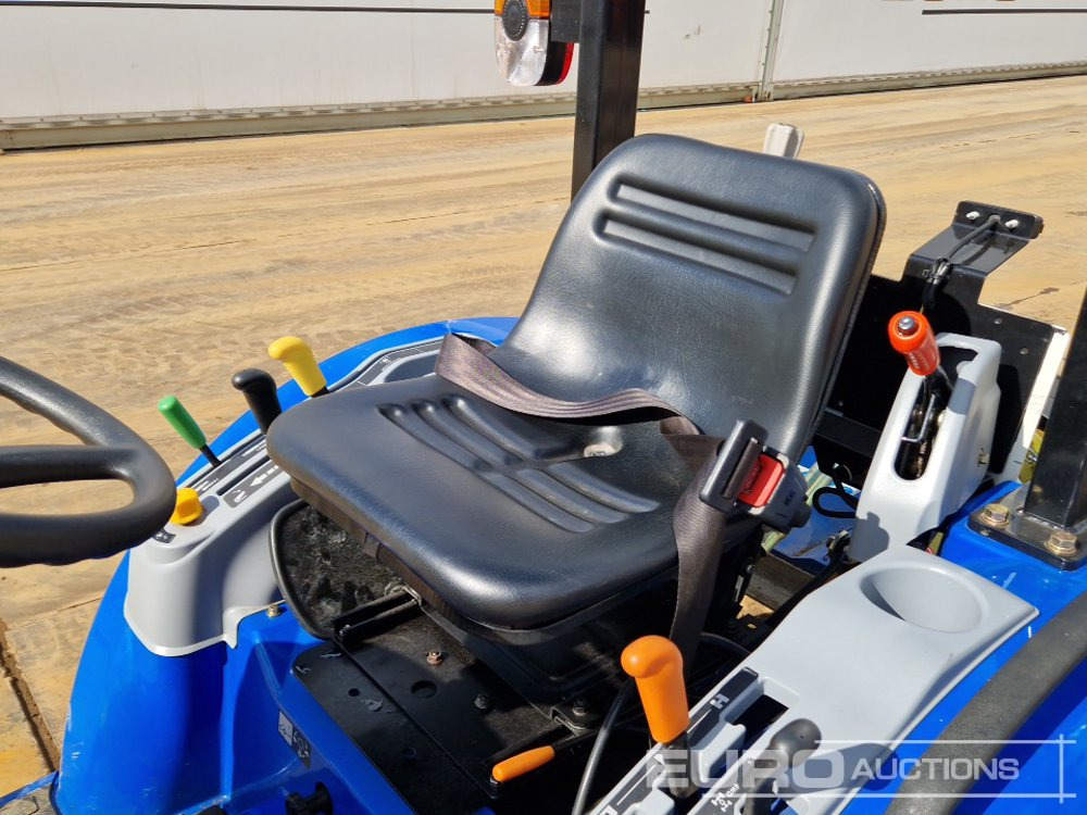 Kistraktor 2019 New Holland Boomer 25: 28 kép.