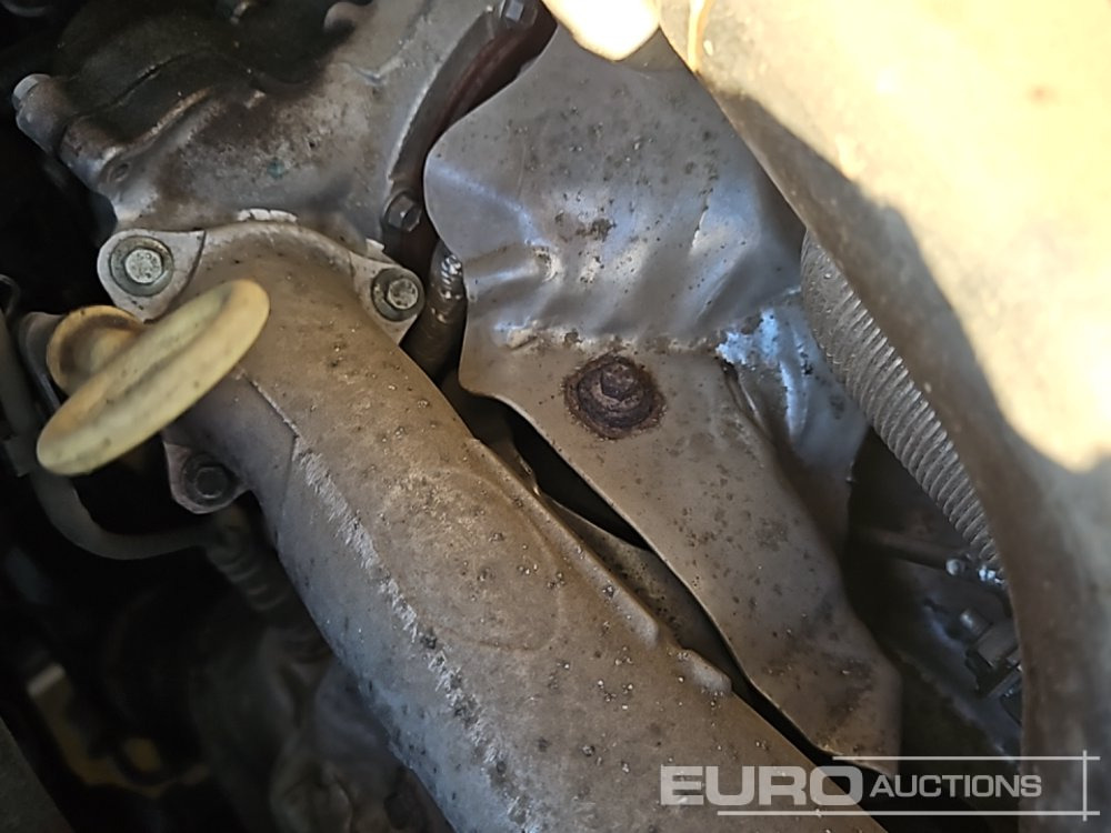 Pickup 2019 Nissan Navara: 24 kép.