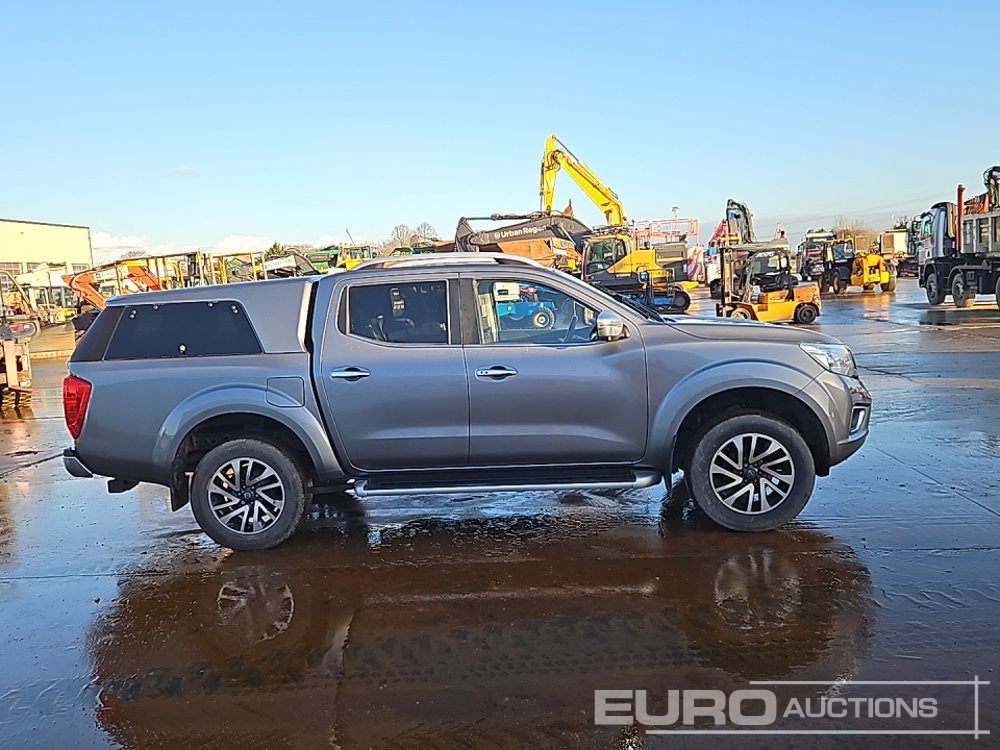 Pickup 2019 Nissan Navara: 6 kép.