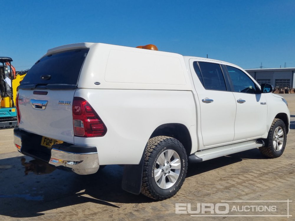 2019 Toyota Hilux - Pickup: 5 kép. 2019 Toyota Hilux - Pickup: 5 kép.