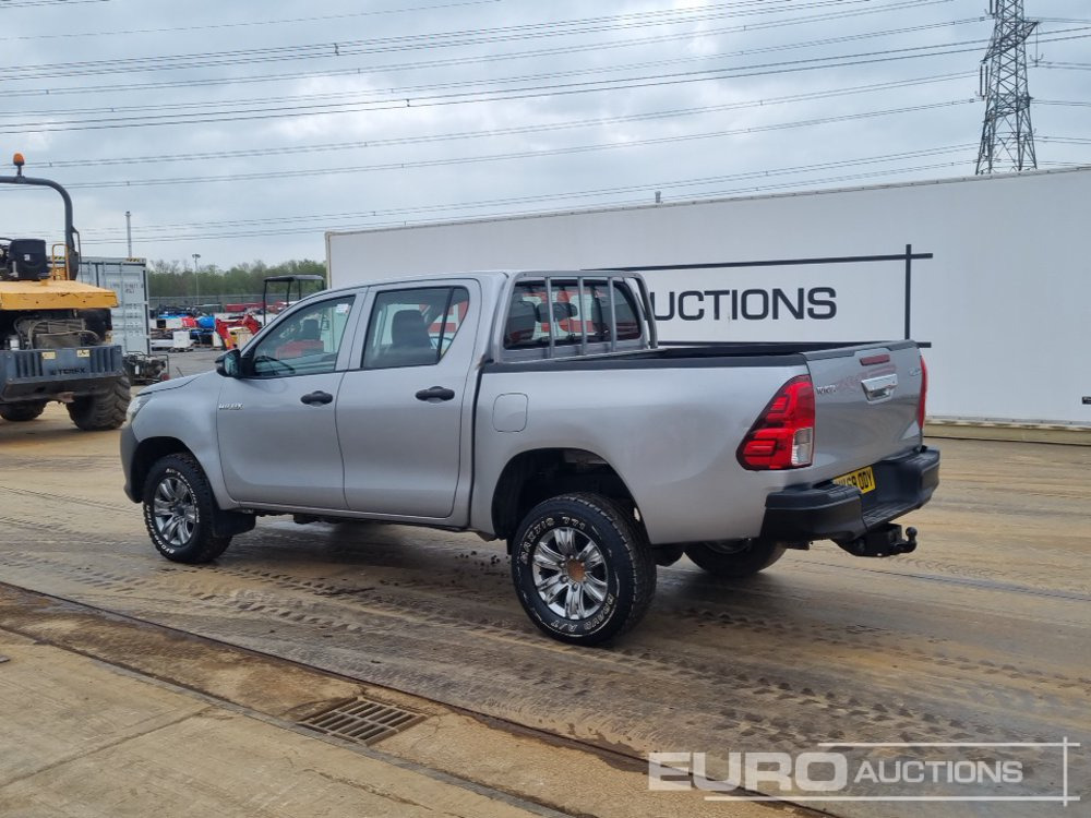 2019 Toyota Hilux - Pickup: 3 kép. 2019 Toyota Hilux - Pickup: 3 kép.