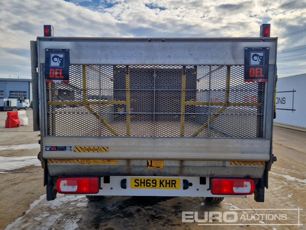 2019 Volkswagen Crafter CR35 - Platós kisteherautó: 4 kép. 2019 Volkswagen Crafter CR35 - Platós kisteherautó: 4 kép.