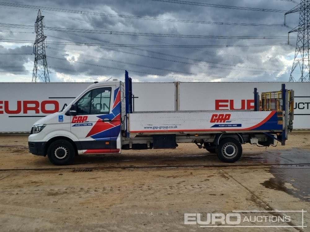 2019 Volkswagen Crafter CR35 TDI - Platós kisteherautó: 2 kép. 2019 Volkswagen Crafter CR35 TDI - Platós kisteherautó: 2 kép.