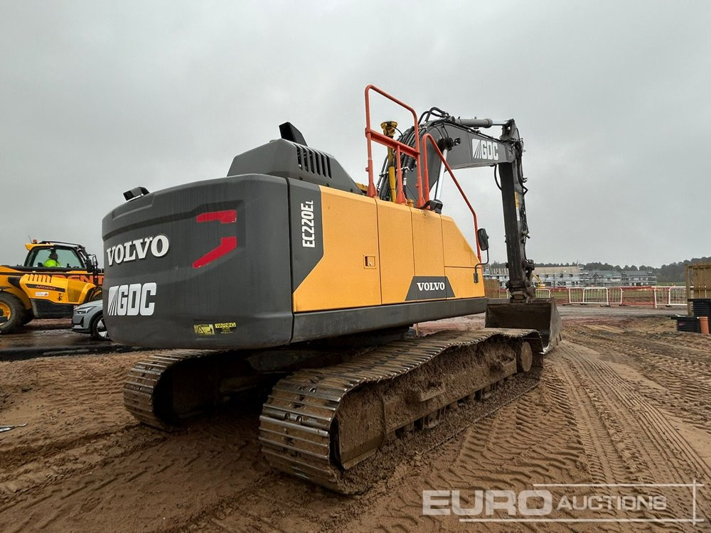 2019 Volvo EC220EL - Lánctalpas kotró: 3 kép. 2019 Volvo EC220EL - Lánctalpas kotró: 3 kép.