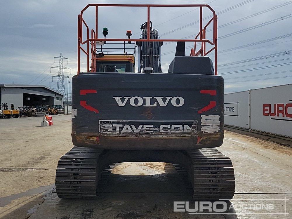 2019 Volvo EC220EL - Lánctalpas kotró: 4 kép. 2019 Volvo EC220EL - Lánctalpas kotró: 4 kép.