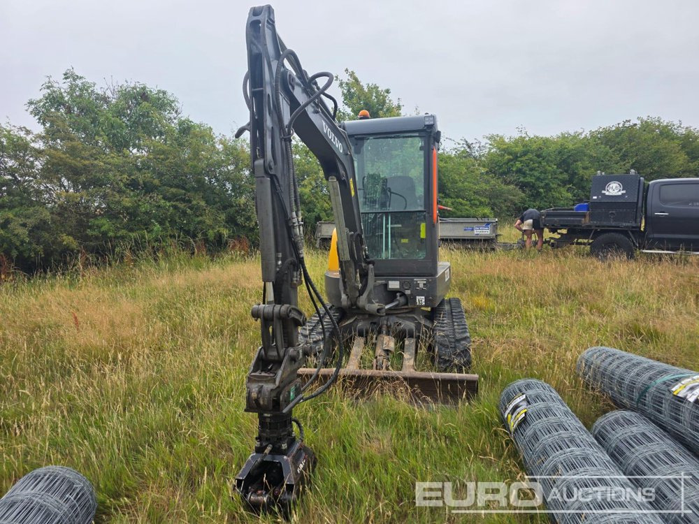 2019 Volvo EC27D - Minikotró: 1 kép. 2019 Volvo EC27D - Minikotró: 1 kép.
