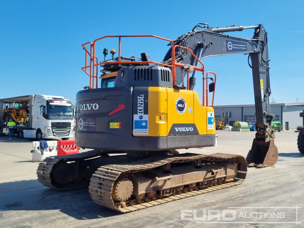 2019 Volvo ECR235EL - Lánctalpas kotró: 5 kép. 2019 Volvo ECR235EL - Lánctalpas kotró: 5 kép.