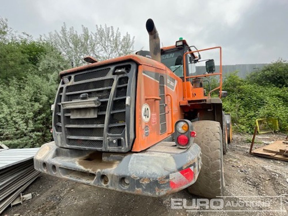 2020 Doosan DL300-5 - Gumikerekes homlokrakodó: 3 kép. 2020 Doosan DL300-5 - Gumikerekes homlokrakodó: 3 kép.