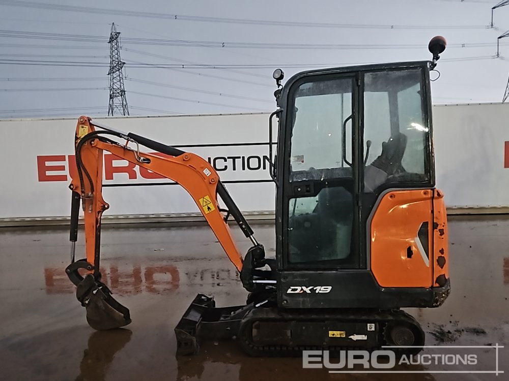 2020 Doosan DX19 - Minikotró: 2 kép. 2020 Doosan DX19 - Minikotró: 2 kép.