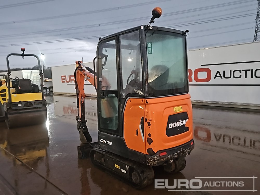 2020 Doosan DX19 - Minikotró: 3 kép. 2020 Doosan DX19 - Minikotró: 3 kép.