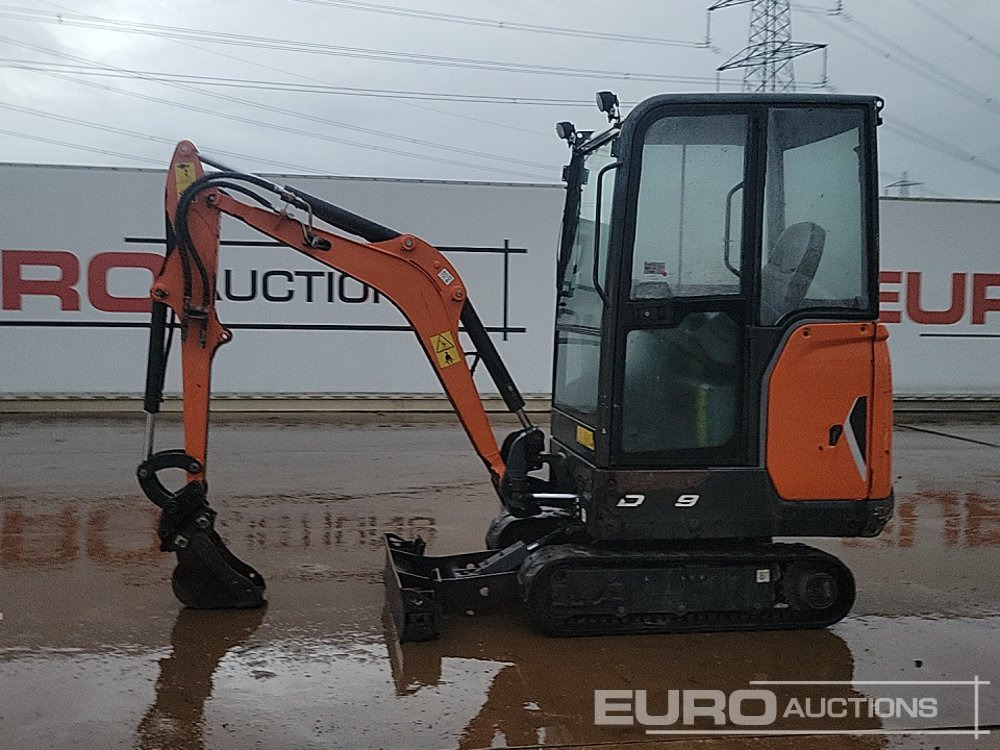 2020 Doosan DX19 - Minikotró: 2 kép. 2020 Doosan DX19 - Minikotró: 2 kép.