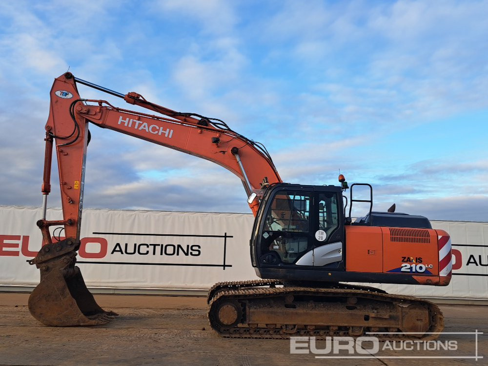 2020 Hitachi ZX210LC-6 - Lánctalpas kotró: 2 kép. 2020 Hitachi ZX210LC-6 - Lánctalpas kotró: 2 kép.