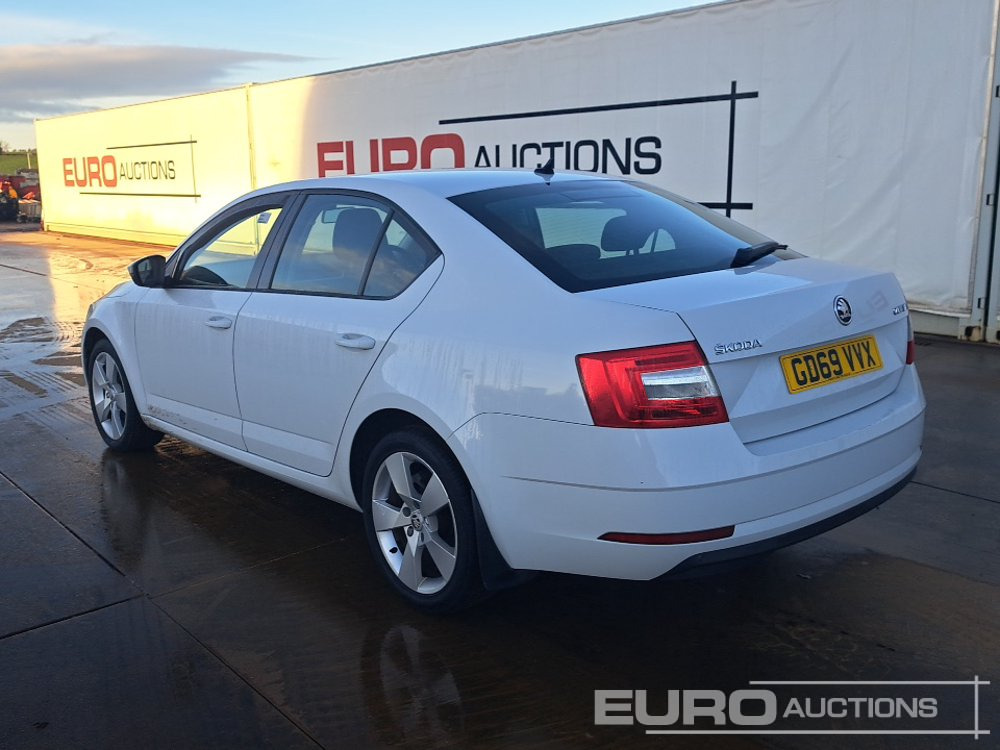 2020 Skoda Octavia - Autó: 3 kép. 2020 Skoda Octavia - Autó: 3 kép.