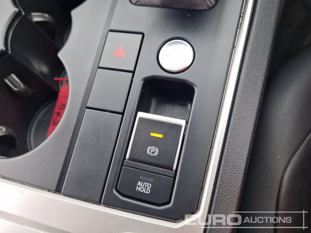 Terepjáró/ SUV 2020 Volkswagen Touareg: 36 kép.