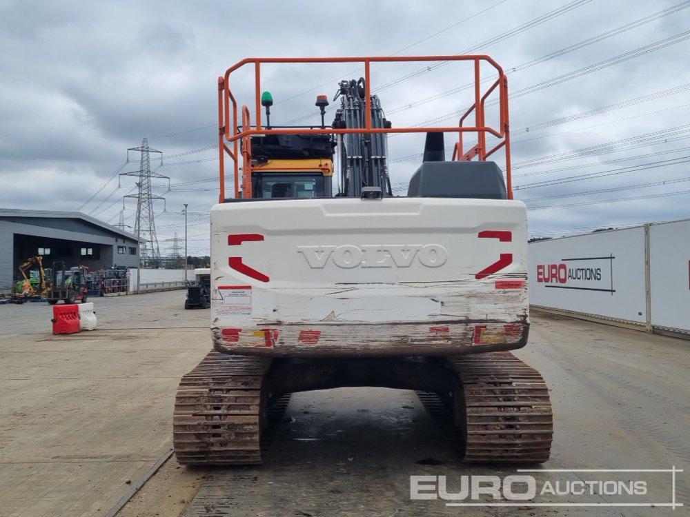 2020 Volvo EC220EL - Lánctalpas kotró: 4 kép. 2020 Volvo EC220EL - Lánctalpas kotró: 4 kép.
