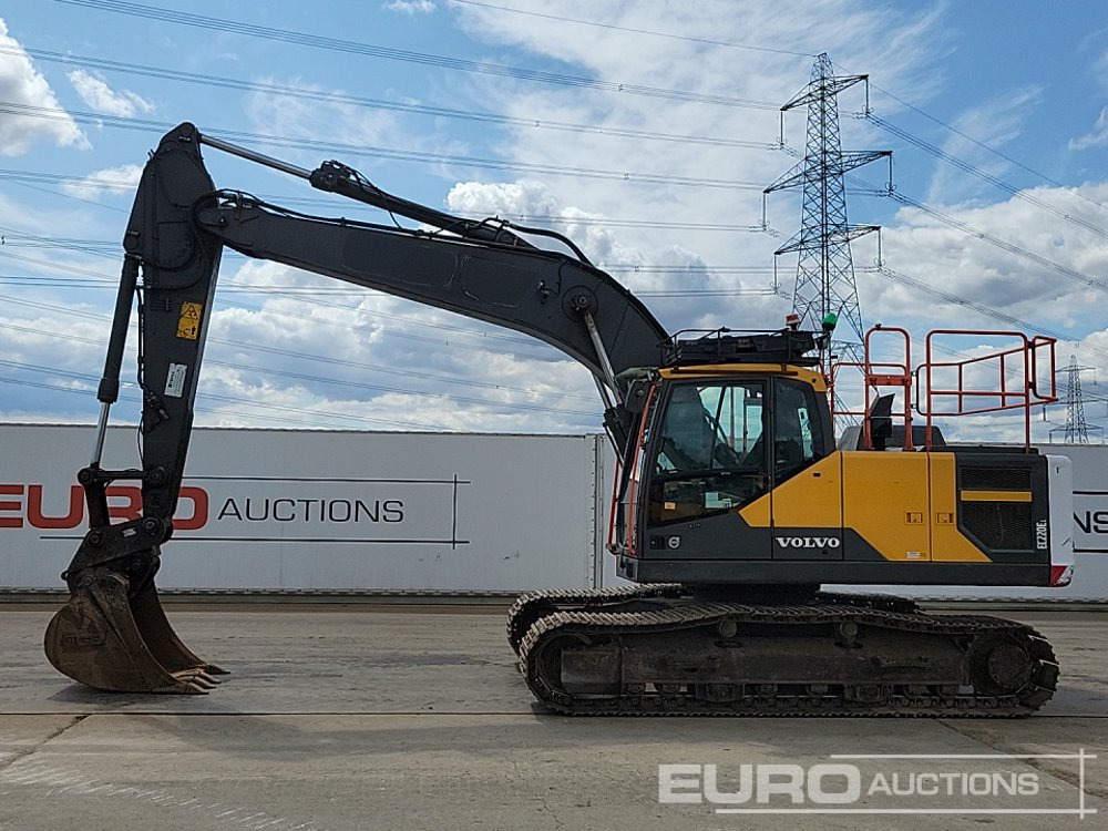 2020 Volvo EC220EL - Lánctalpas kotró: 2 kép. 2020 Volvo EC220EL - Lánctalpas kotró: 2 kép.
