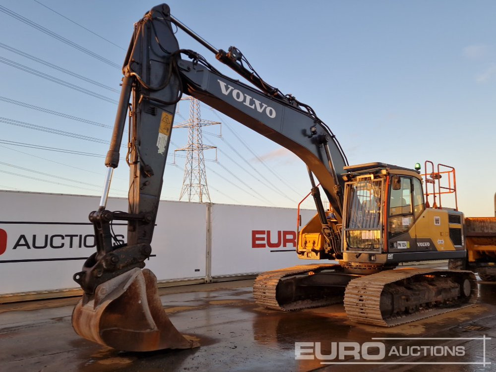 2020 Volvo EC220EL - Lánctalpas kotró: 1 kép. 2020 Volvo EC220EL - Lánctalpas kotró: 1 kép.