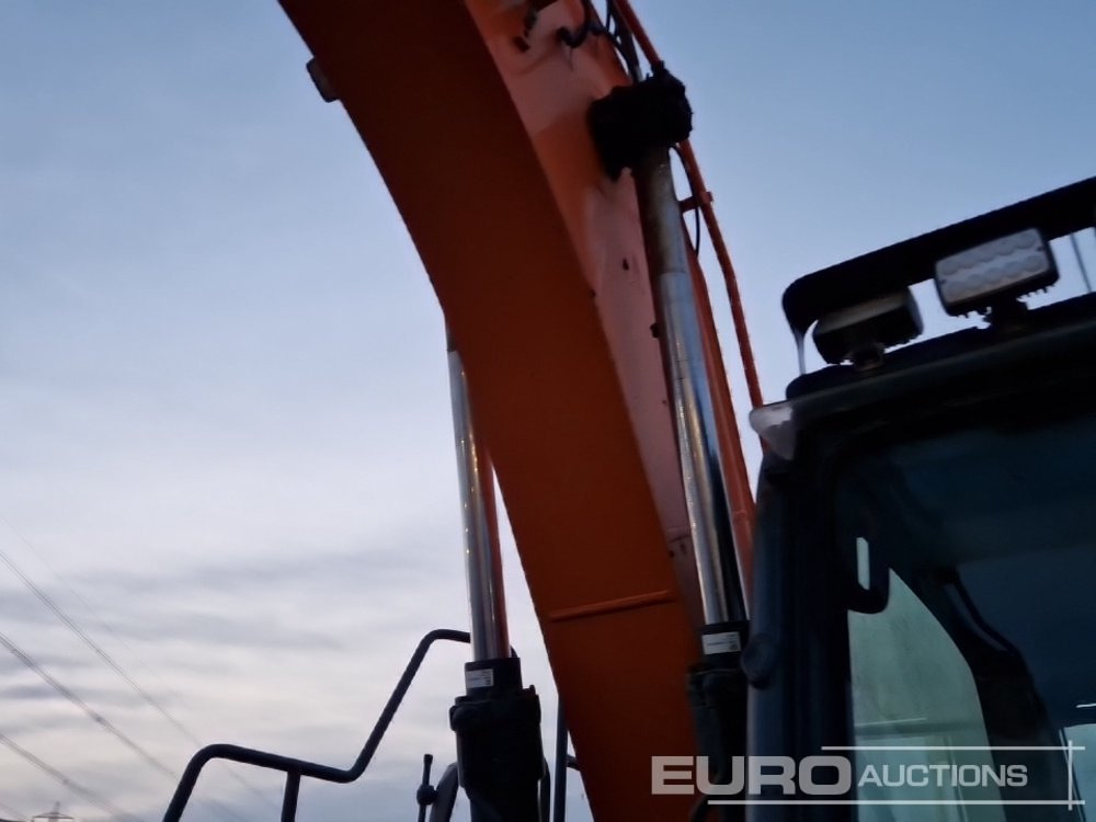 Lánctalpas kotró 2021 Doosan DX140LC-7: 17 kép. Lánctalpas kotró 2021 Doosan DX140LC-7: 17 kép.