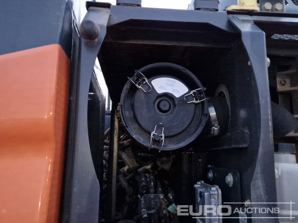 Lánctalpas kotró 2021 Doosan DX140LC-7: 30 kép. Lánctalpas kotró 2021 Doosan DX140LC-7: 30 kép.