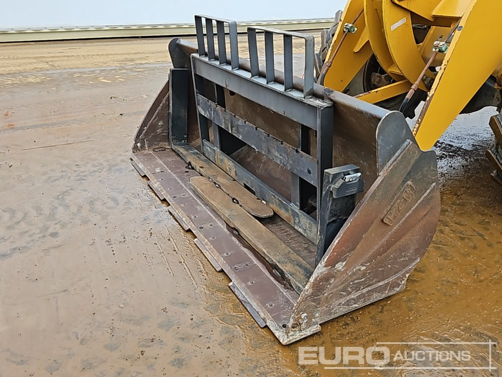 Gumikerekes homlokrakodó 2021 HZM 925: 18 kép.