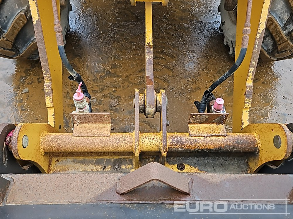 Gumikerekes homlokrakodó 2021 HZM 925: 17 kép.