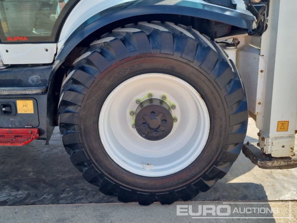 Kotrórakodó 2021 Hidromek HMK 102B: 9 kép.
