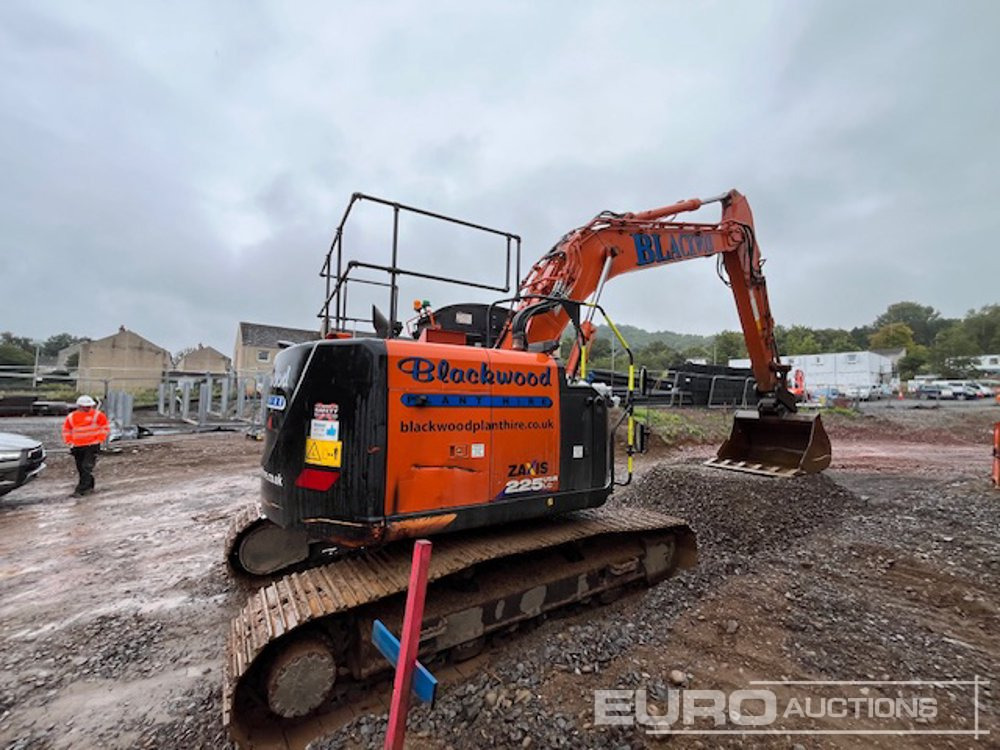 2021 Hitachi ZX225USRLC-6 - Lánctalpas kotró: 5 kép. 2021 Hitachi ZX225USRLC-6 - Lánctalpas kotró: 5 kép.