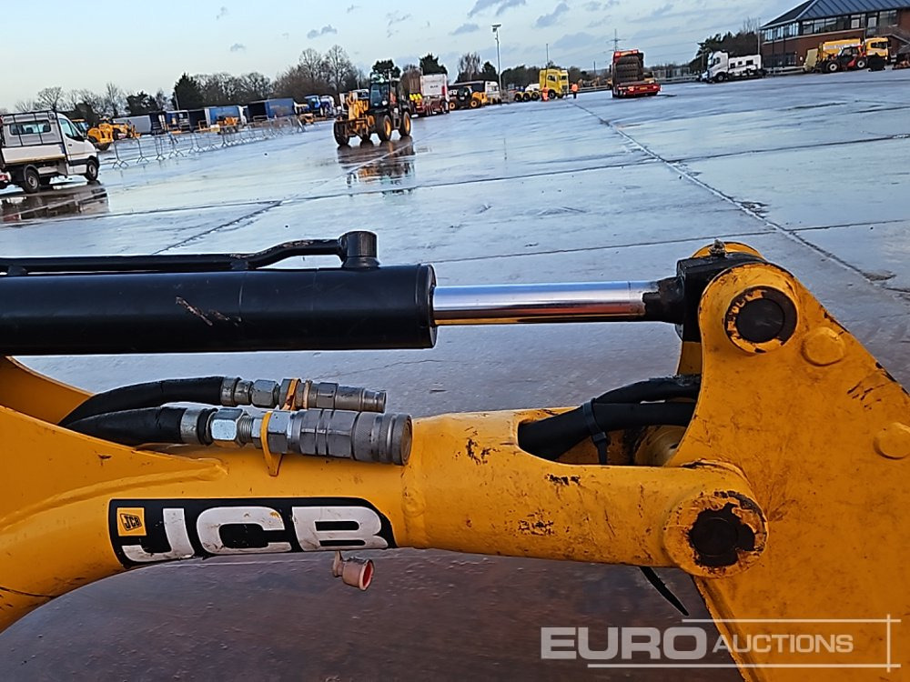 Minikotró 2021 JCB 8008CTS: 24 kép.