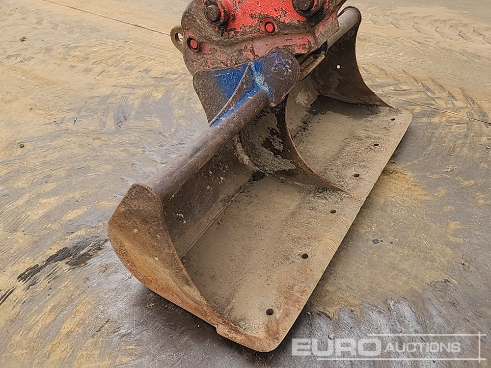 Lánctalpas kotró 2021 Kobelco SK130LC-11: 18 kép.