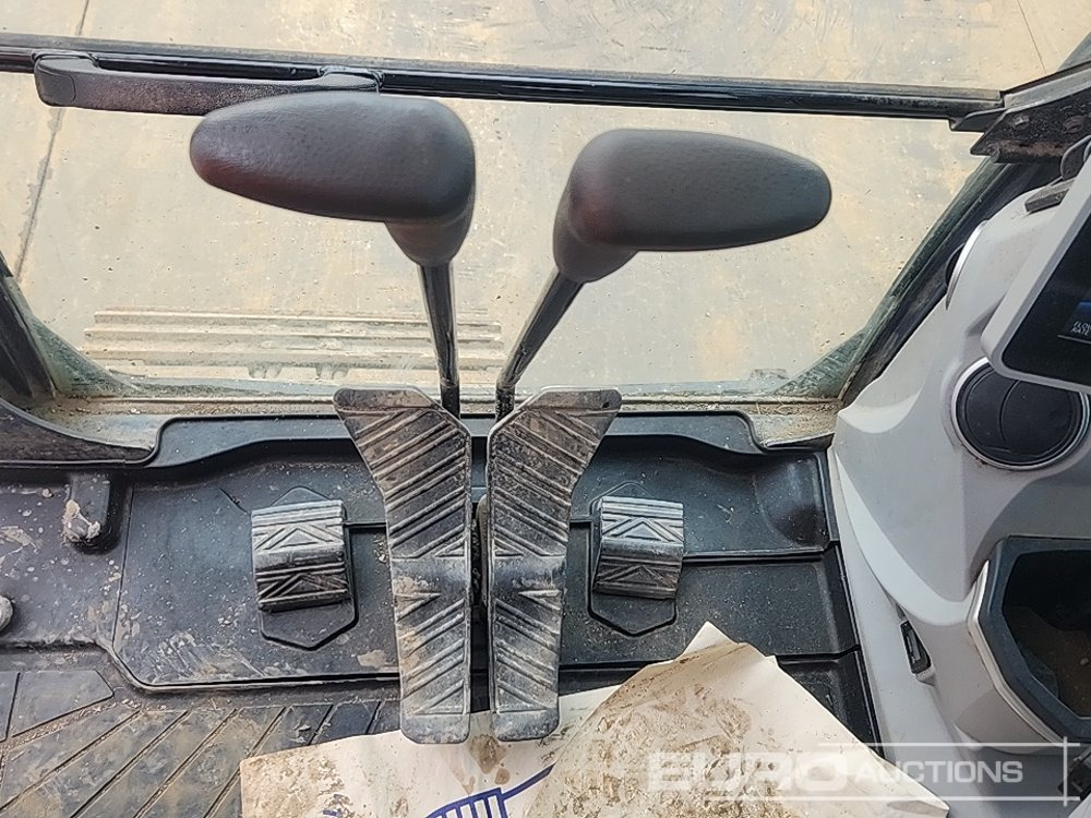 Lánctalpas kotró 2021 Kobelco SK130LC-11: 33 kép.