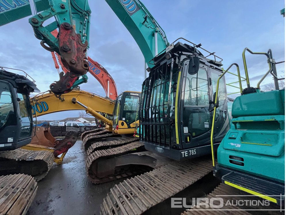 2021 Kobelco SK210LC-11 - Lánctalpas kotró: 1 kép. 2021 Kobelco SK210LC-11 - Lánctalpas kotró: 1 kép.