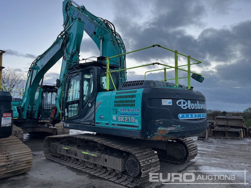 2021 Kobelco SK210LC-11 - Lánctalpas kotró: 2 kép. 2021 Kobelco SK210LC-11 - Lánctalpas kotró: 2 kép.