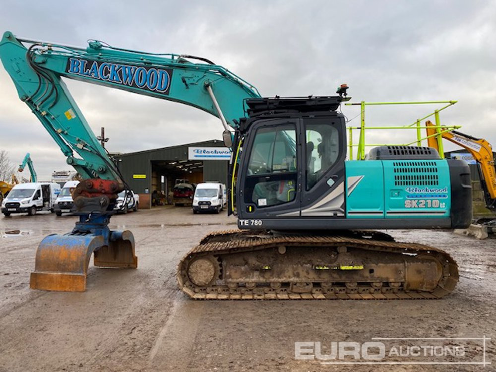 2021 Kobelco SK210LC-11 - Lánctalpas kotró: 2 kép. 2021 Kobelco SK210LC-11 - Lánctalpas kotró: 2 kép.
