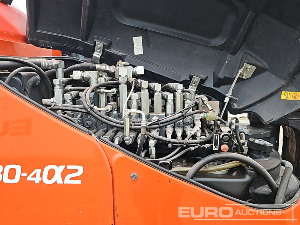 Minikotró 2021 Kubota KX080-4A2: 50 kép.