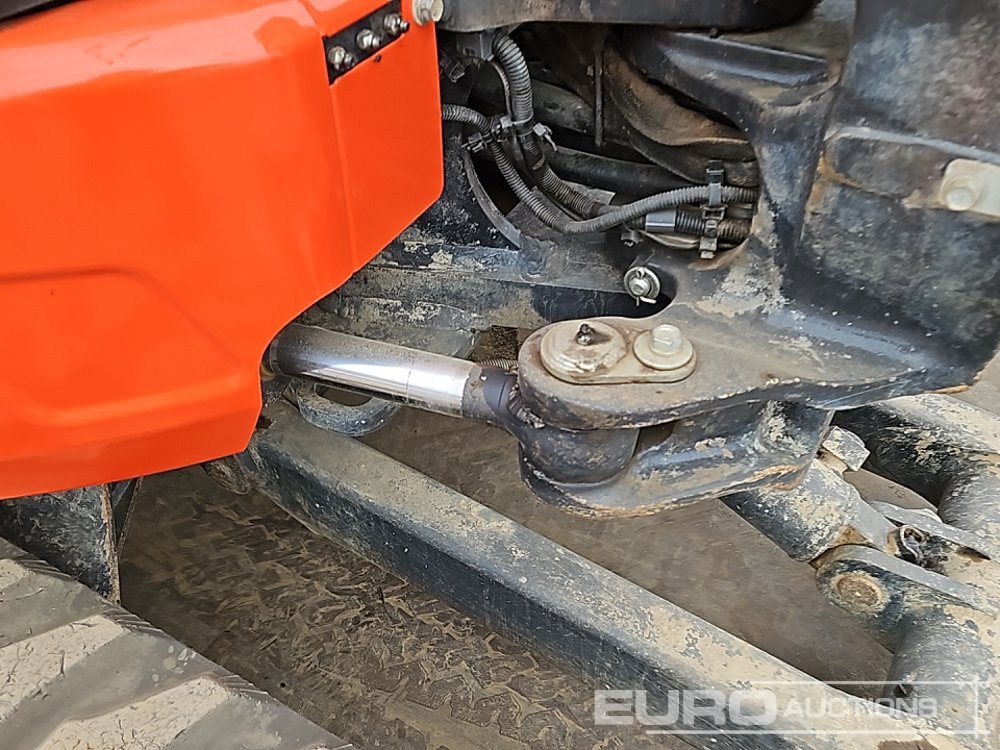 Minikotró 2021 Kubota U36-4: 17 kép.