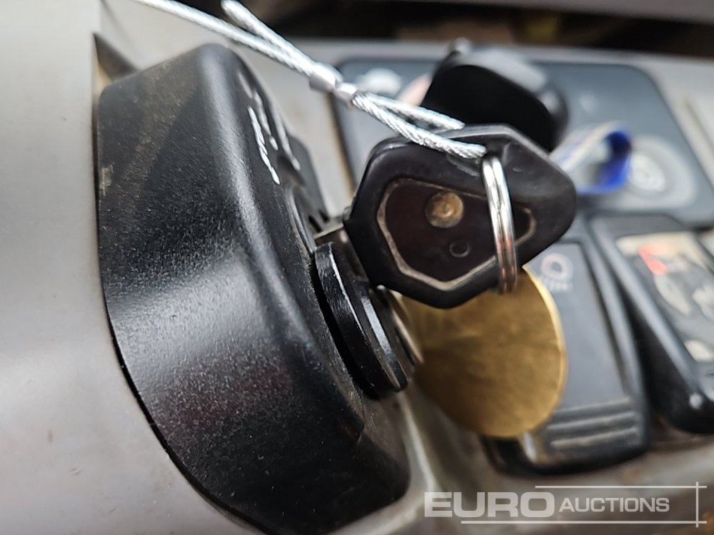 Minikotró 2021 Kubota U36-4: 43 kép.