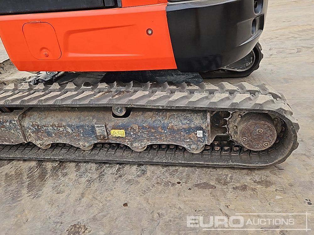 Minikotró 2021 Kubota U36-4: 11 kép.