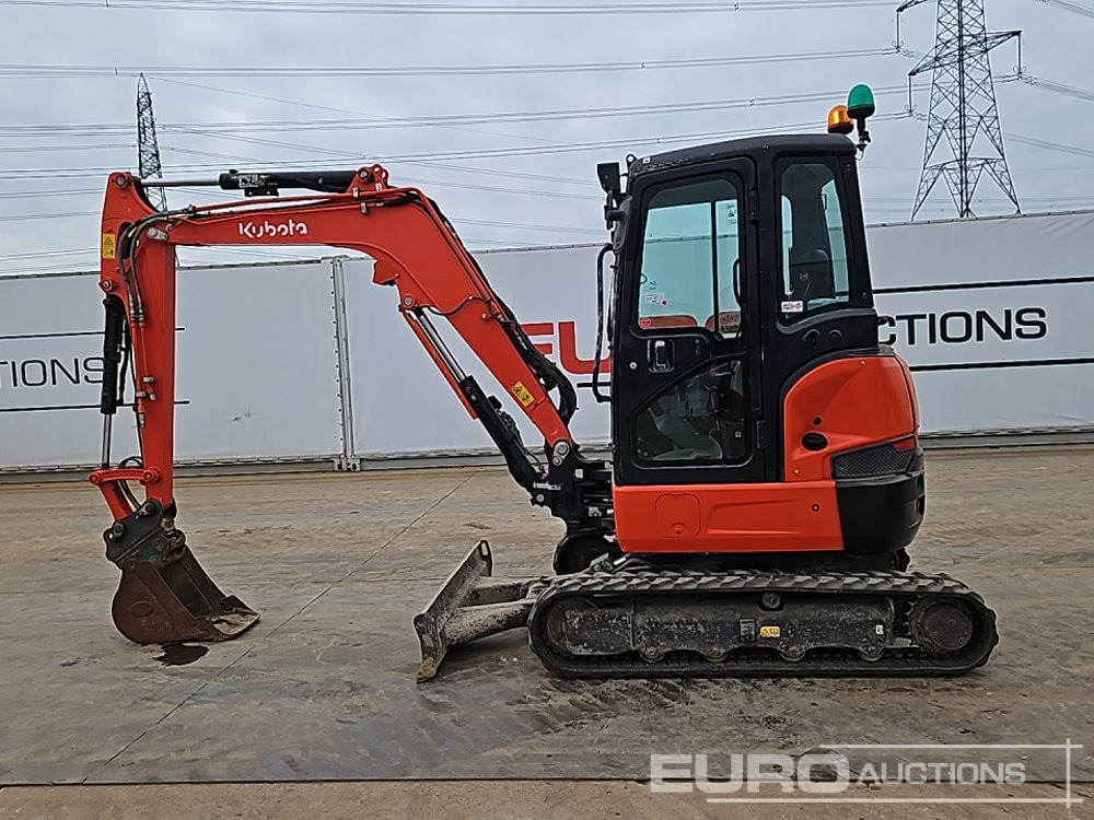 2021 Kubota U36-4 - Minikotró: 2 kép. 2021 Kubota U36-4 - Minikotró: 2 kép.