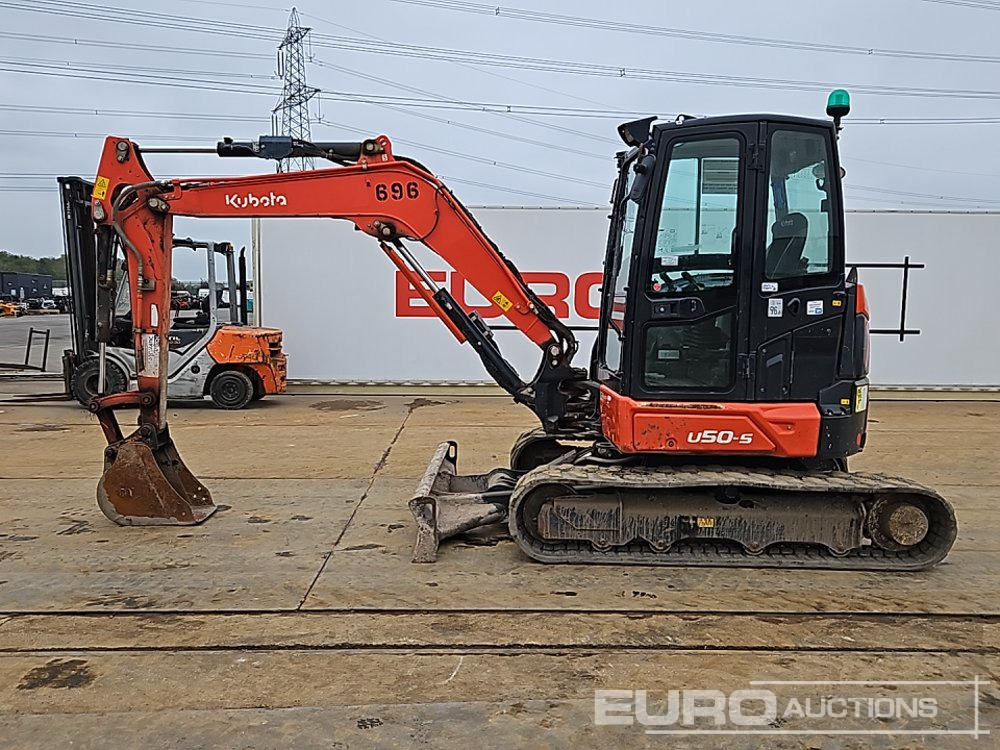 2021 Kubota U50-5 - Minikotró: 2 kép. 2021 Kubota U50-5 - Minikotró: 2 kép.