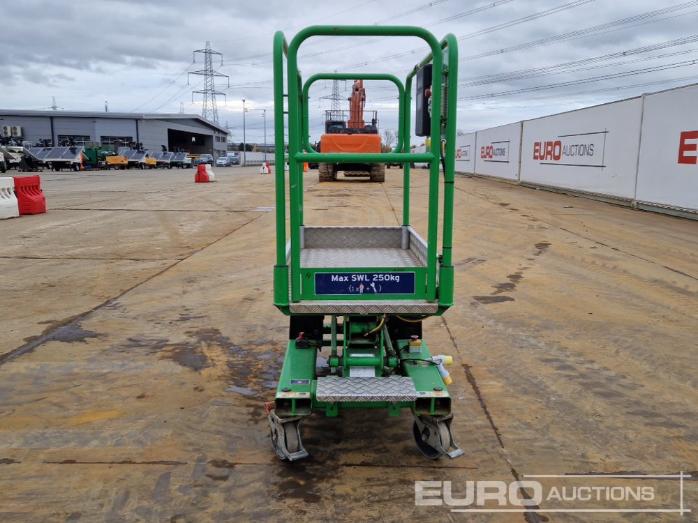 2021 Power Towers Power Tower - Emelő: 4 kép. 2021 Power Towers Power Tower - Emelő: 4 kép.