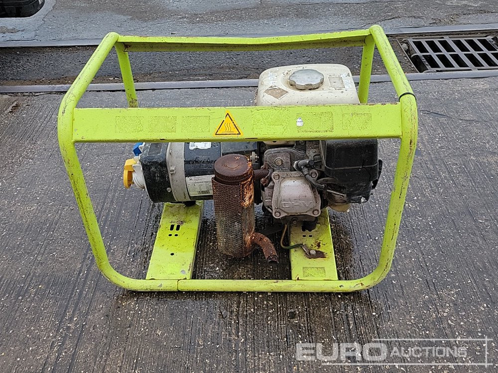 2021 Pramac 2.5kVA Petrol Generator - Áramfejlesztő: 2 kép. 2021 Pramac 2.5kVA Petrol Generator - Áramfejlesztő: 2 kép.